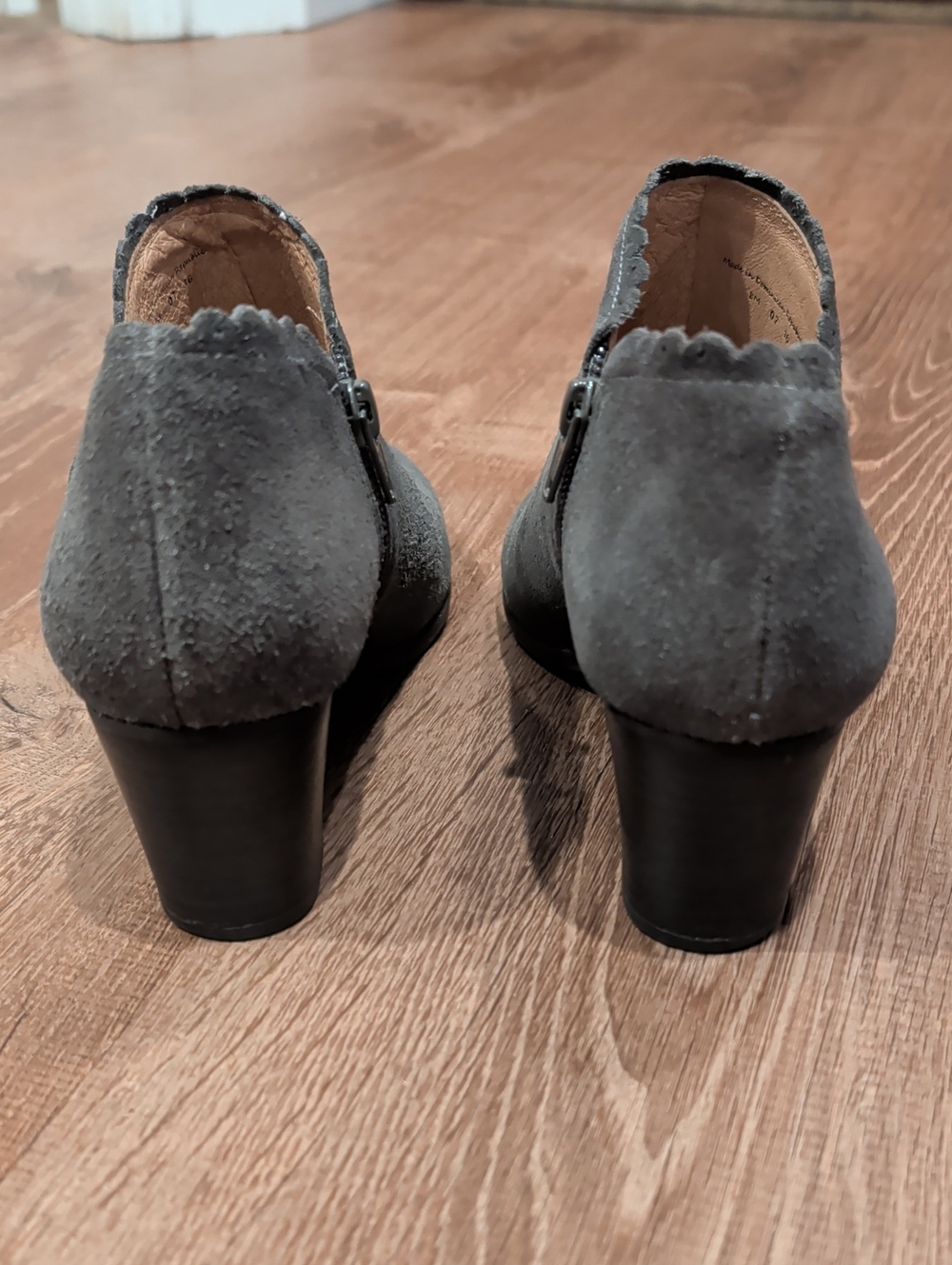Jack Rogers 8 Booties Scalloped Edges - Picture 4 of 9